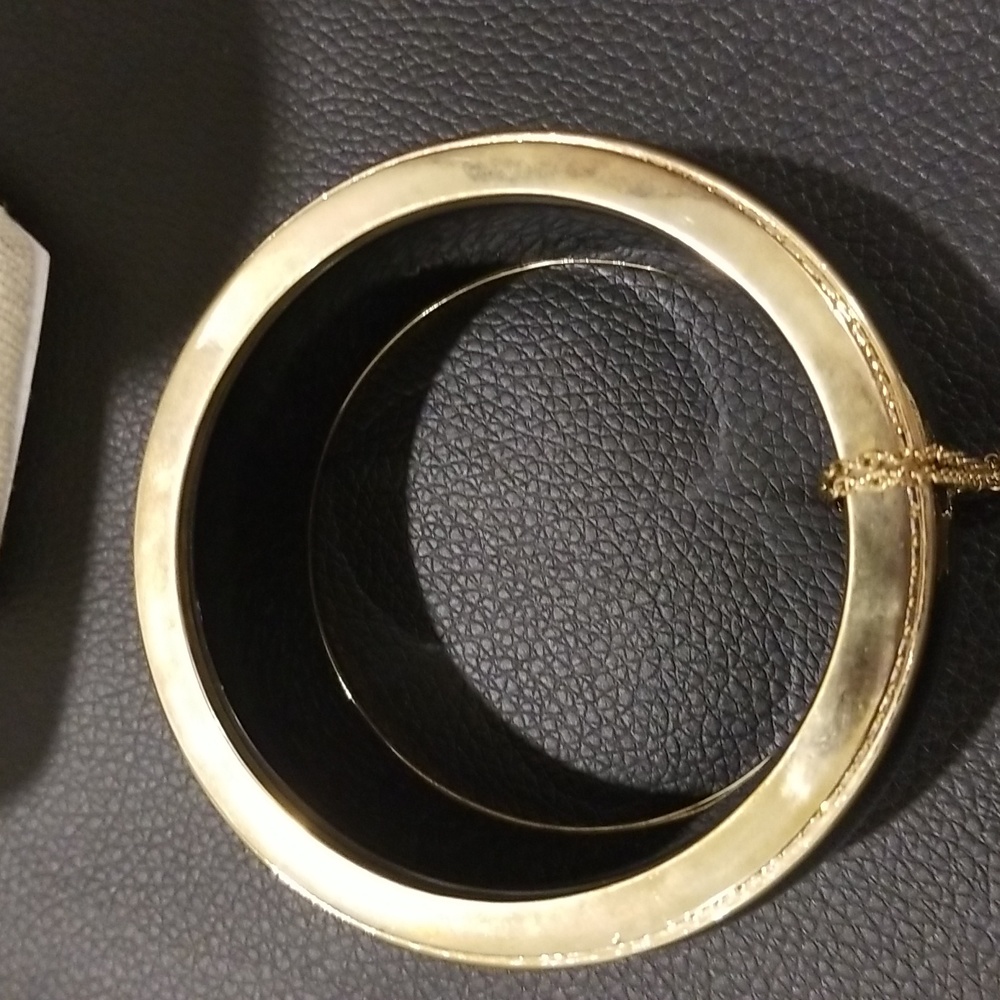 Jewelry - Picture 3 of 6